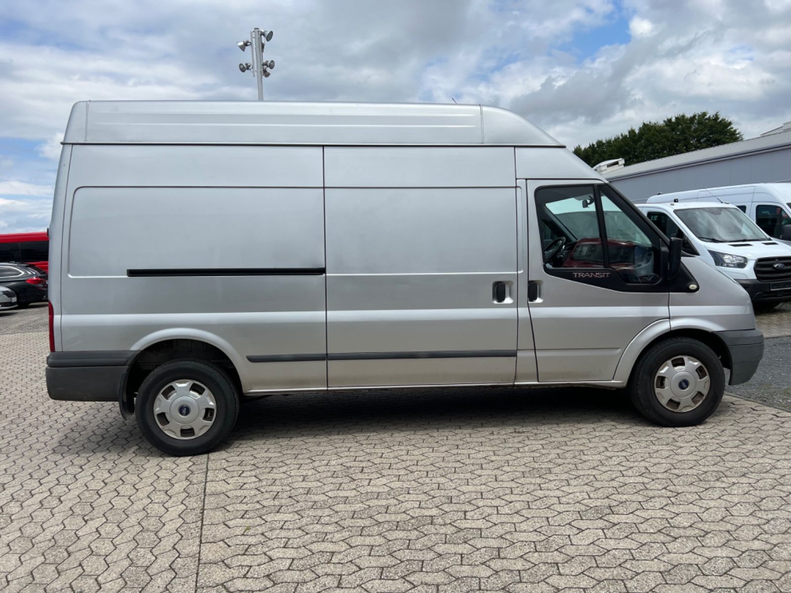 Fahrzeugabbildung Ford Transit Kasten FT 350 L Trend LKW EXPORT