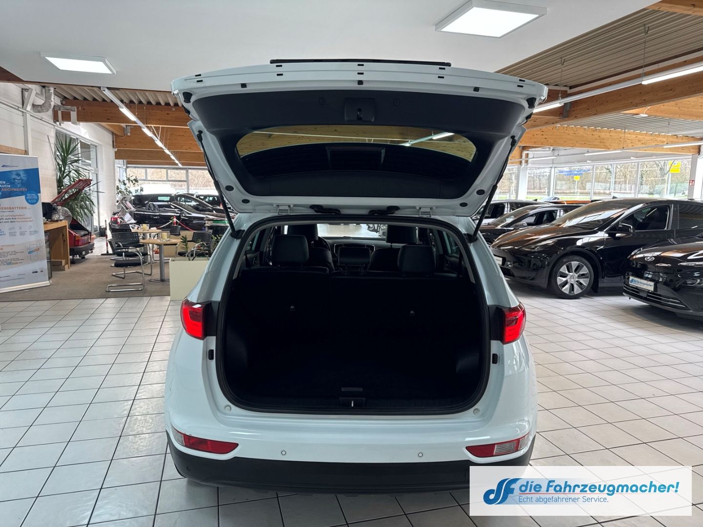 Fahrzeugabbildung Kia Sportage Dream Team 2WD Navi Leder Soundsystem M