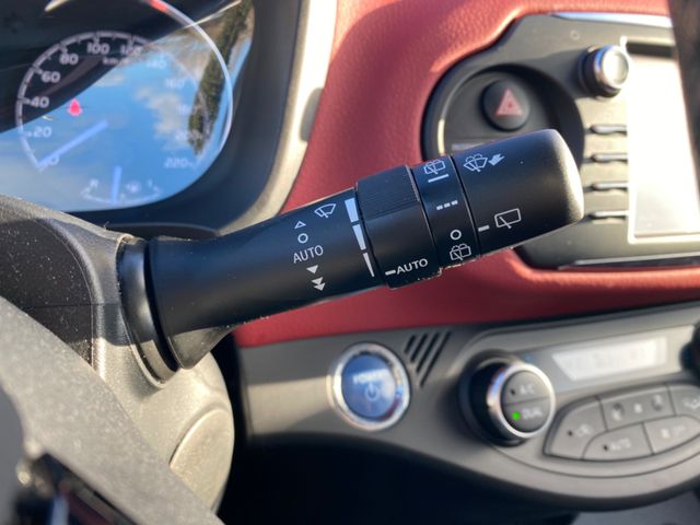 Toyota Yaris Hybrid Style Selection