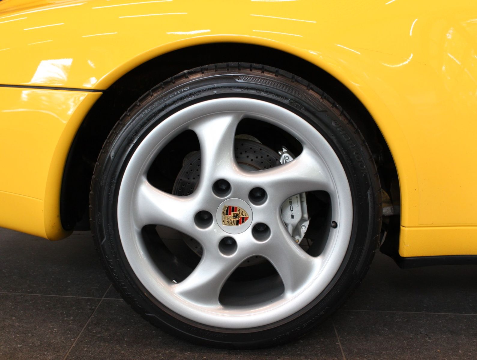 Fahrzeugabbildung Porsche 993 Carrera 4  1. Hand + Sammler + Lückenlos PZ