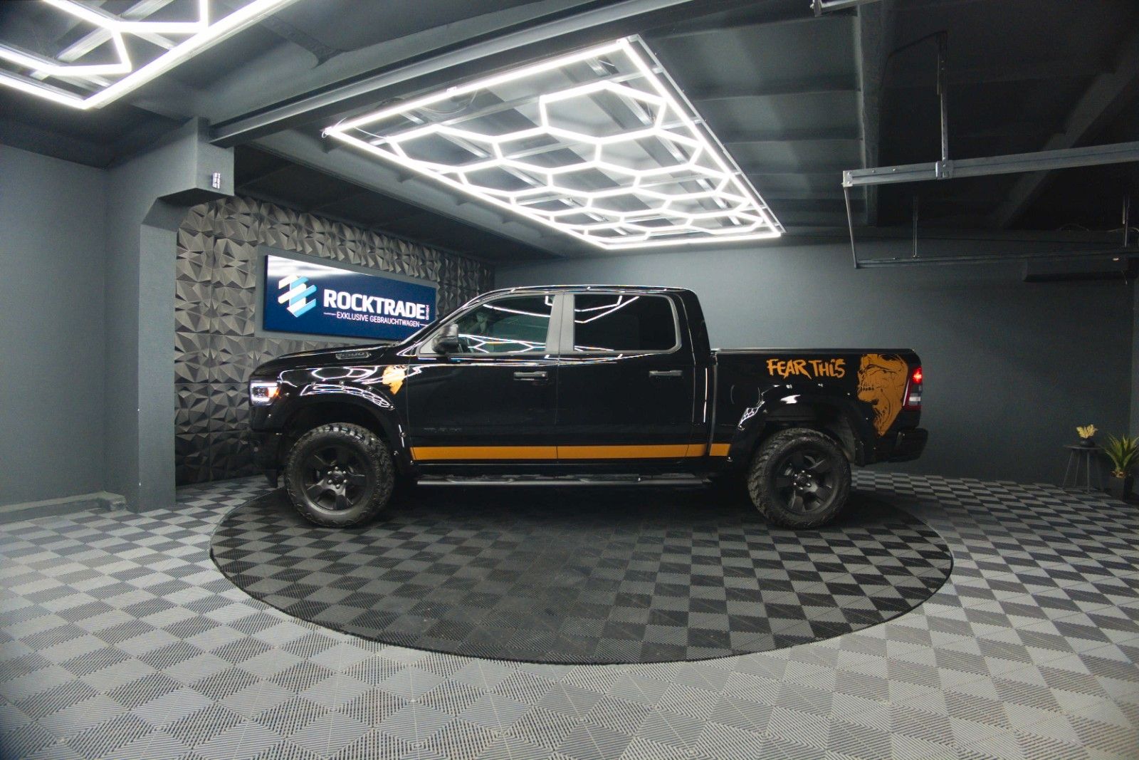 Fahrzeugabbildung Dodge RAM 5.7 V8 HEMI 4x4 OFFROAD Night RAPTOR 19%