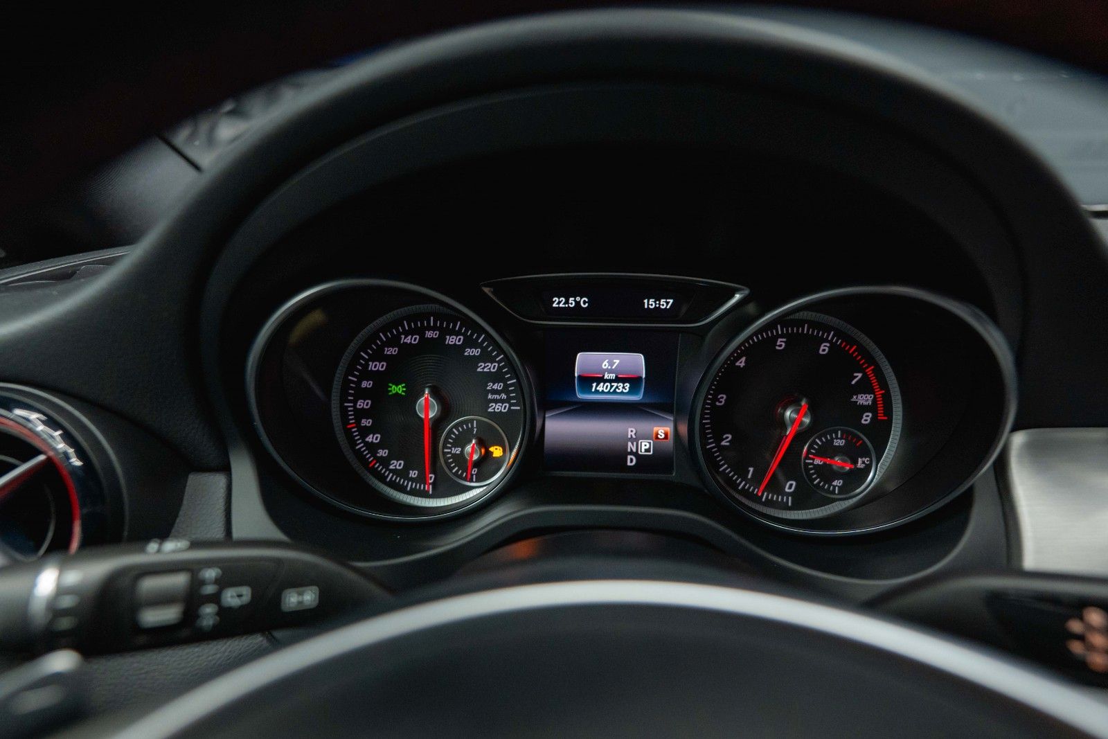Fahrzeugabbildung Mercedes-Benz CLA 250 Shooting Brake 4Matic AMG Night Pano LED