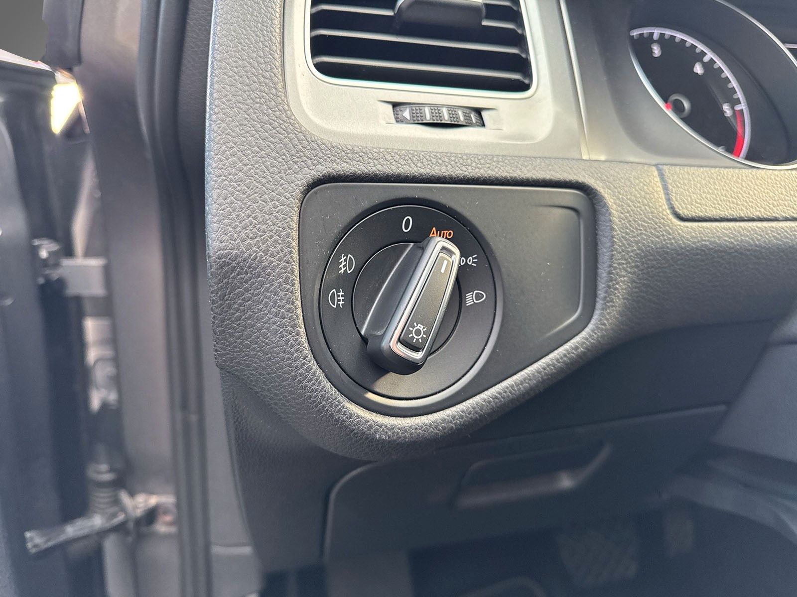 Fahrzeugabbildung Volkswagen Golf VII *Bi-Xen*Standheizung*AHK*Tempomat*Navi*
