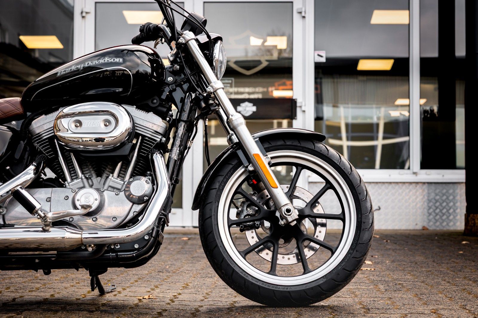 Fahrzeugabbildung Harley-Davidson XL883L SUPERLOW SPORTSTER - MILLER ABGASANLAGE