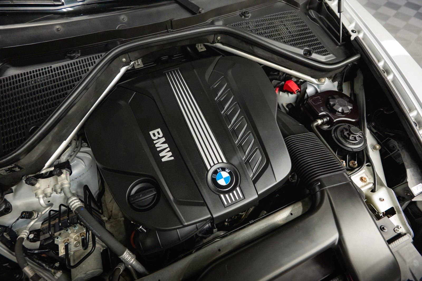 Fahrzeugabbildung BMW X5 xDrive 30d M Sport *TÜV NEU*Xenon*Facelift*