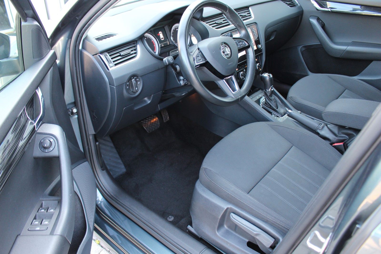 Skoda Octavia Combi Style 2.0 TSI DSG+Navi+Kamera+ACC foto 11