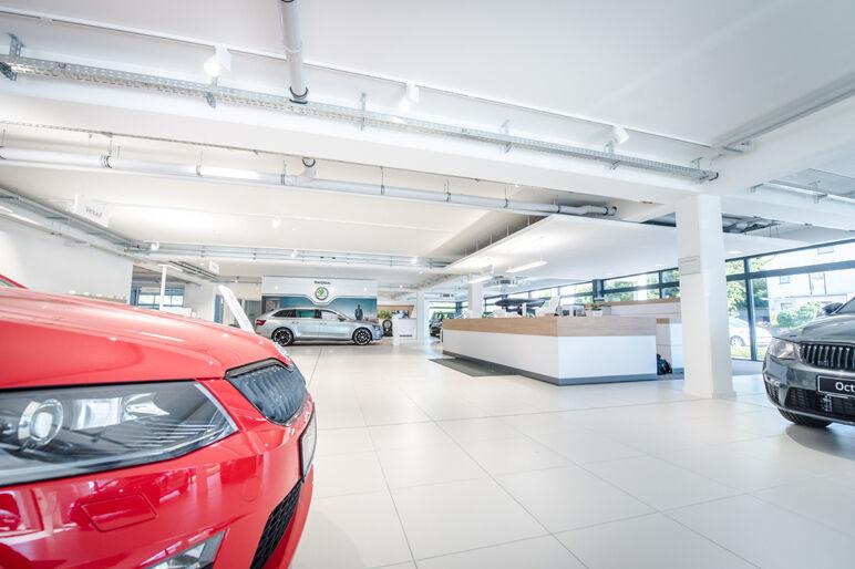 showroom-image-top