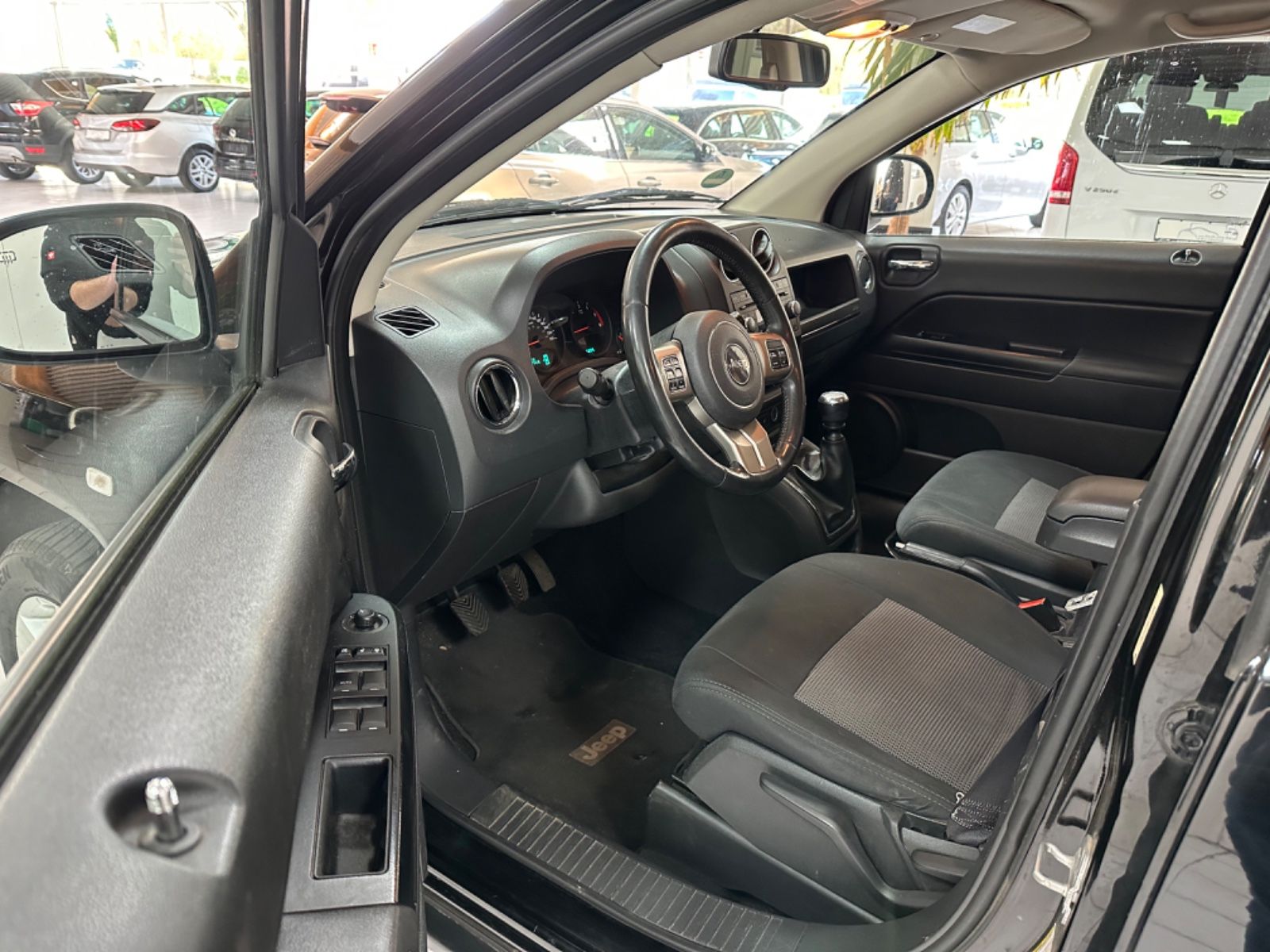 Fahrzeugabbildung Jeep Compass Sport 4x2 *Export*Händler*Klima