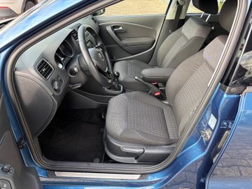 Bild 6 VW Polo V 6R Comfortline SHZ+KLIMA+ALU+BT+ALLWETTER