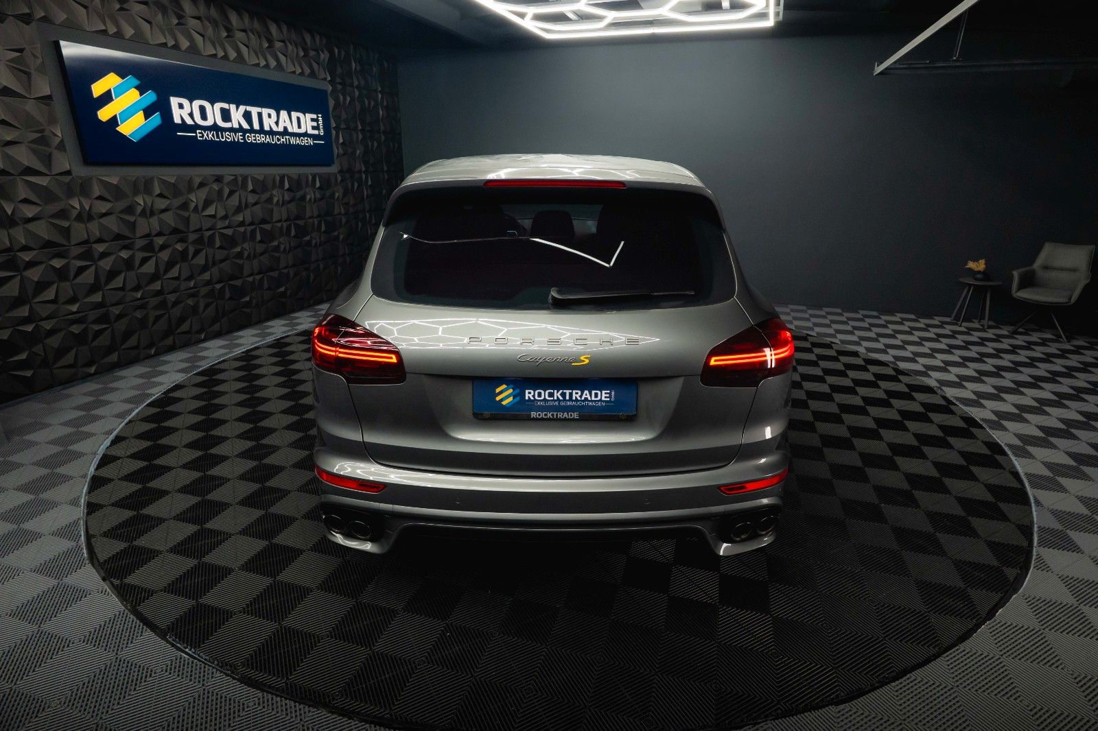 Fahrzeugabbildung Porsche Cayenne S Sport-Design Paket Carbon KERAMIK *LED