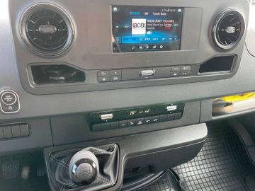Fahrzeugabbildung Mercedes-Benz Sprinter III 317 CDI  Koffer  LBW Kam Navi