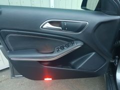 Fahrzeugabbildung Mercedes-Benz A 200d Urban Navi LED SiHz PDC RFK Tempo ePano