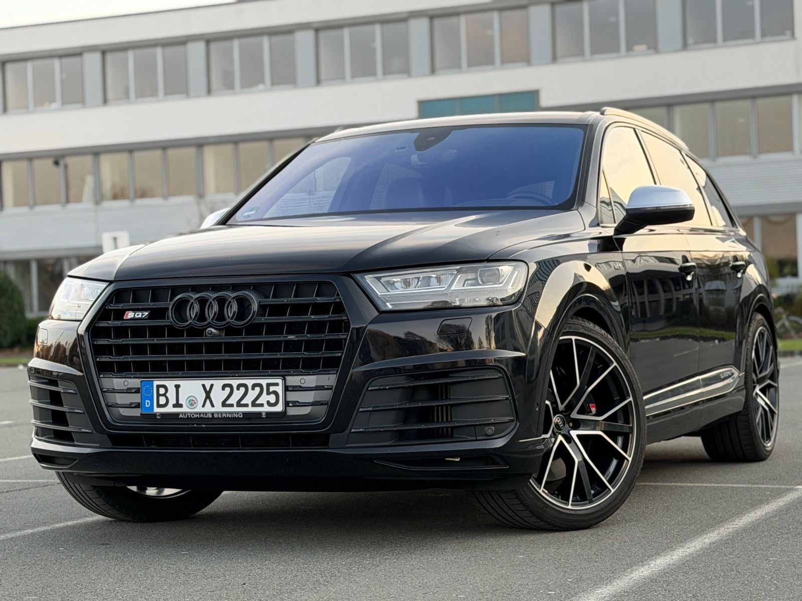 AUDI SQ7 4.0 TDI QUATTRO VIRTUAL 7 SITZER 360 MEMORY 