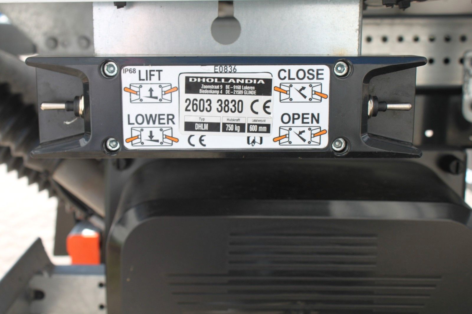 Fahrzeugabbildung Iveco Daily Koffer/LBW 35S16HA8