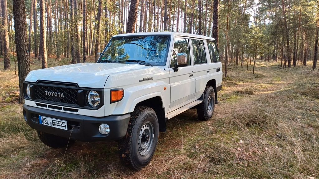 Image of Toyota Land Cruiser