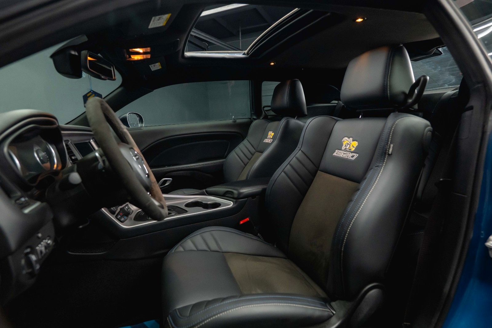 Fahrzeugabbildung Dodge Challenger 6.4 V8 SRT 392 R/T 1320 SCAT PACK