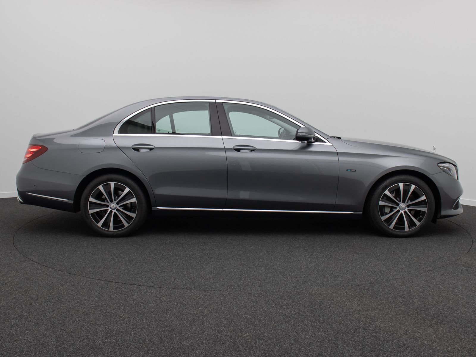 Fahrzeugabbildung Mercedes-Benz E 300 de Widscreen 360&deg; DAB AHK FahrAss HiFi 18"