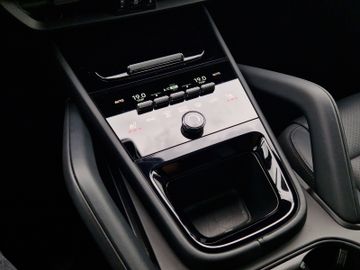 Porsche Cayenne - 12
