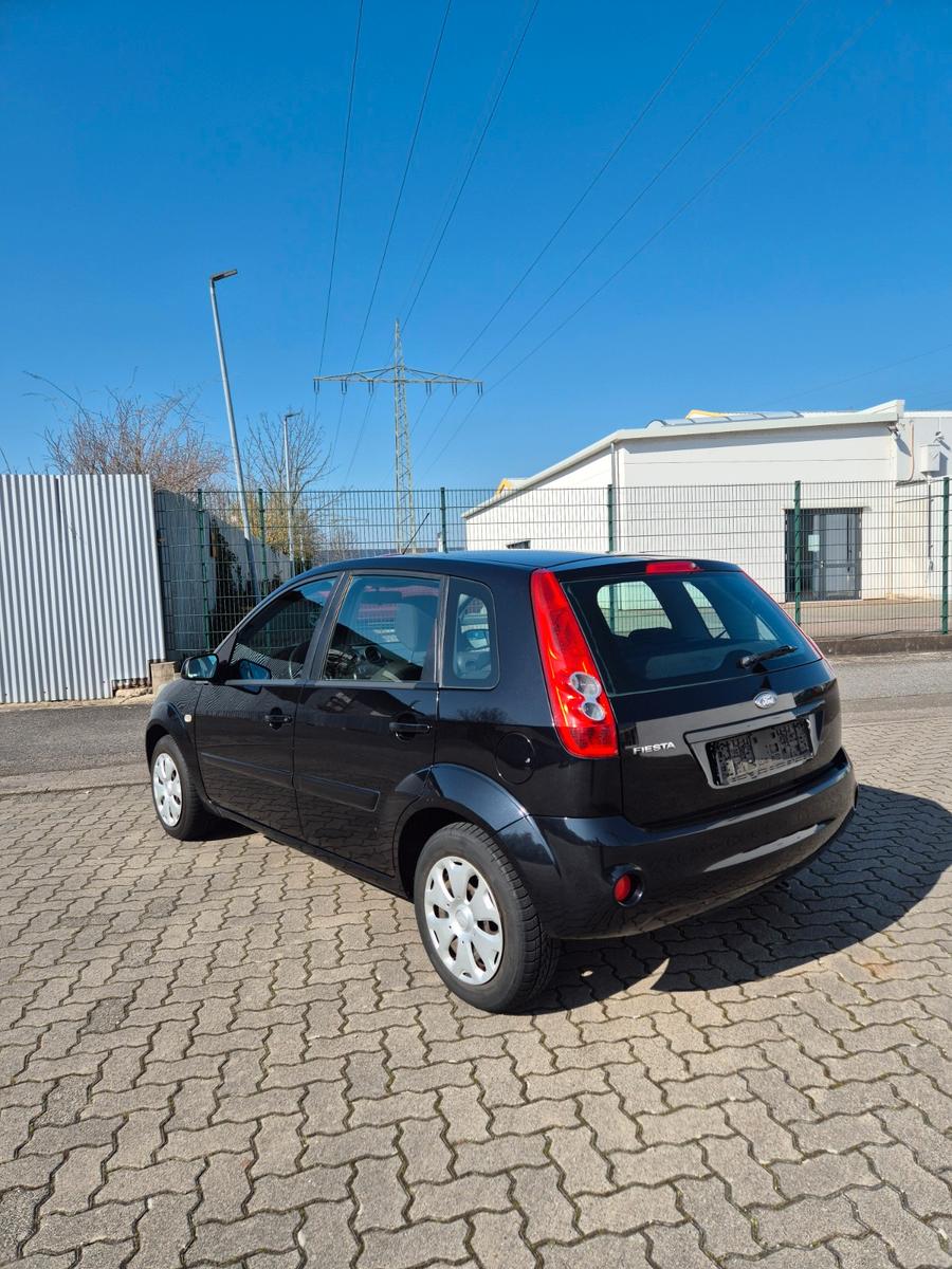Ford Fiesta Style 1,4 16V Klima 8fach bereift