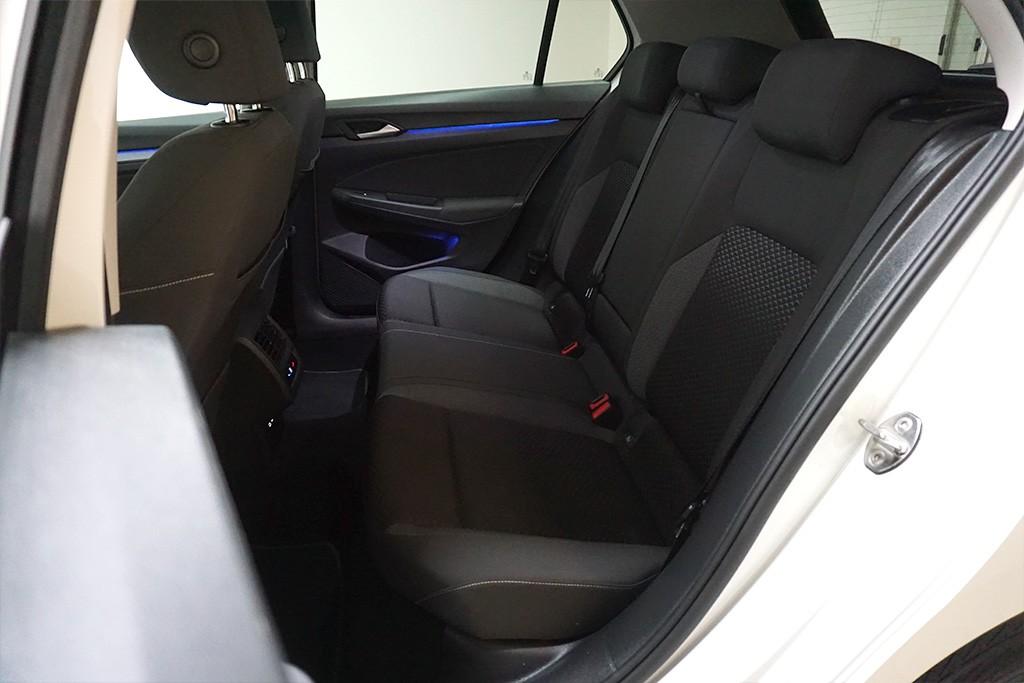 Volkswagen Golf 8 2.0TDI DSG Active Virtual AHK Navi LED, миниатюра 12
