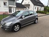 Mercedes-Benz 200 - Mercedes-Benz 200 mit Benzin-Antrieb: Kombi