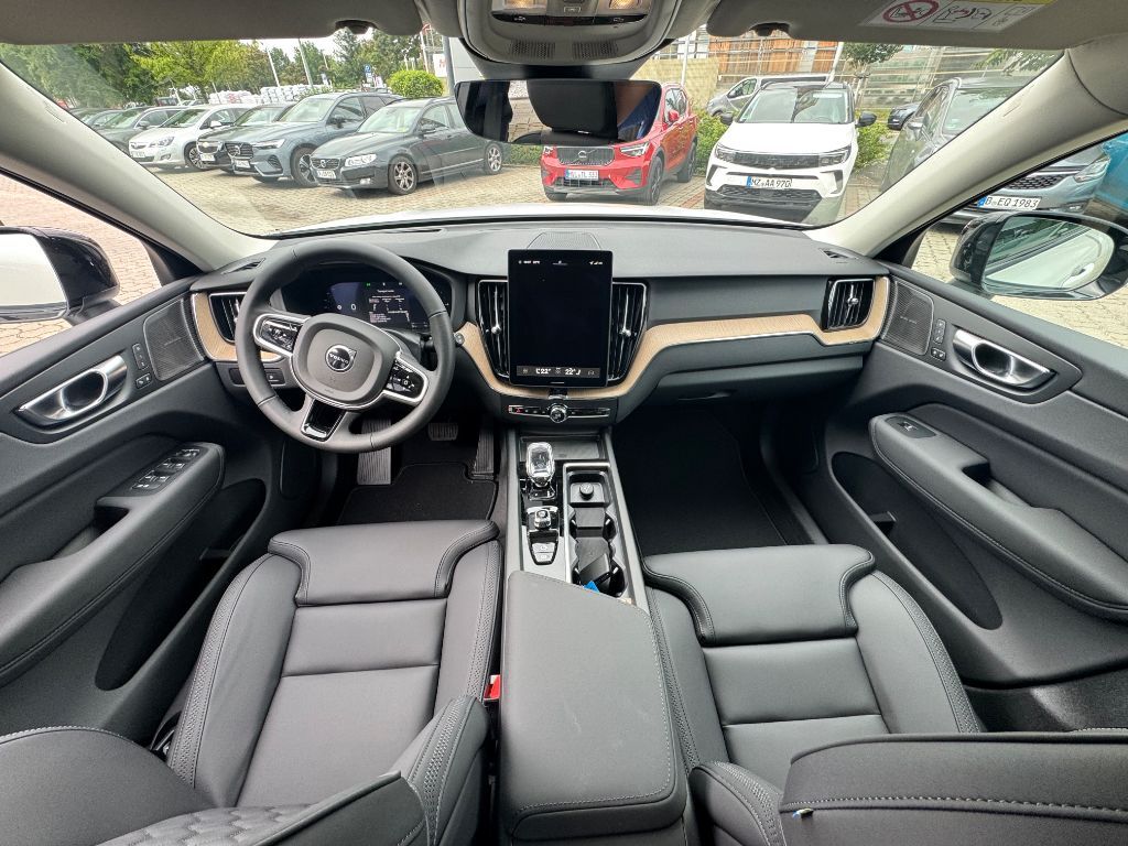 Fahrzeugabbildung Volvo XC60 T6 AWD Plus Dark+LagomPak+AHZV+SOFORT