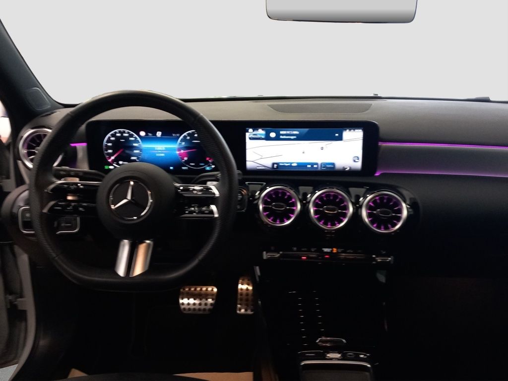 Fahrzeugabbildung Mercedes-Benz A 180 Kompaktlimousine AMG Line*Night Paket*LED