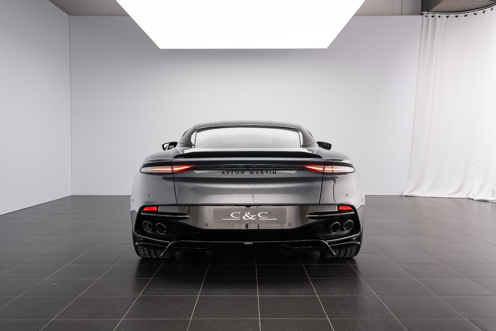 Fahrzeugabbildung Aston Martin DBS 770 Ultimate 1 OF 300/FULL CARBON