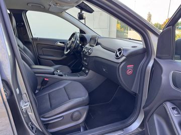 Mercedes B 180 - 12