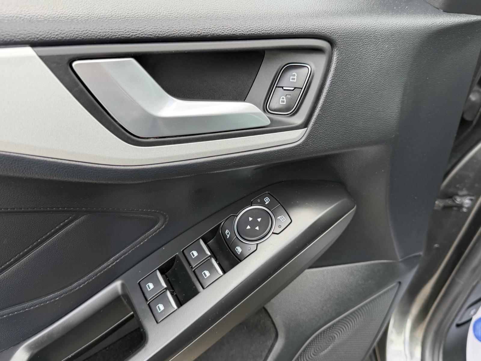 Ford Focus Lim. Cool & Connect/Navi/Keyless/Tempomat