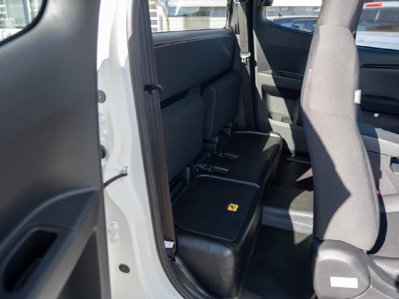 Fahrzeugabbildung Isuzu D-Max Space Cab 4WD L Automatik