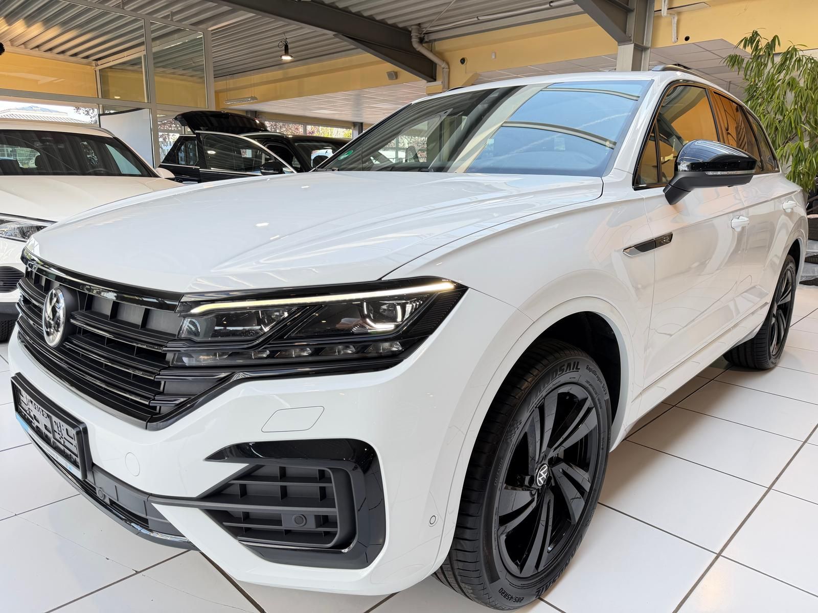VW Touareg 3.0TDI R-Line 4M Black Leder Pano ParkAs