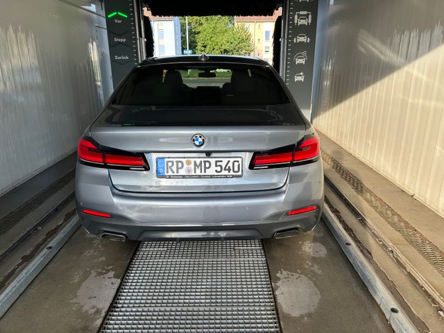 BMW 540i A -M Sport * Harman Kardon* Memory*M Brems