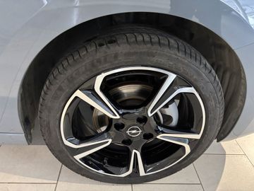 Fotografie 4 des Opel Corsa 1.2 Direct Injection Turbo GS