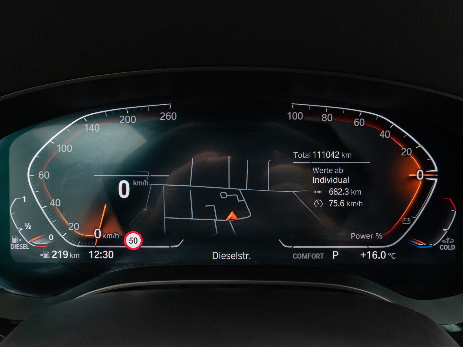 Fahrzeugabbildung BMW 530d Luxury Line DAB Kamera HUD Leder H/K 19Zoll
