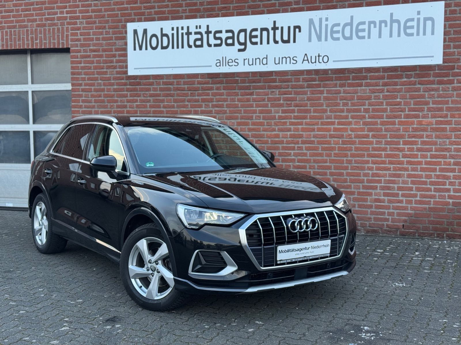 AUDI Q3 35 TFSI S tronic advanced*NAVI*TEMPOMAT*SHZ*