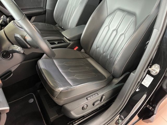 Fahrzeugabbildung CUPRA Formentor 2.0 TSI DSG VZ MATRIX PANORAMA NAVI LE