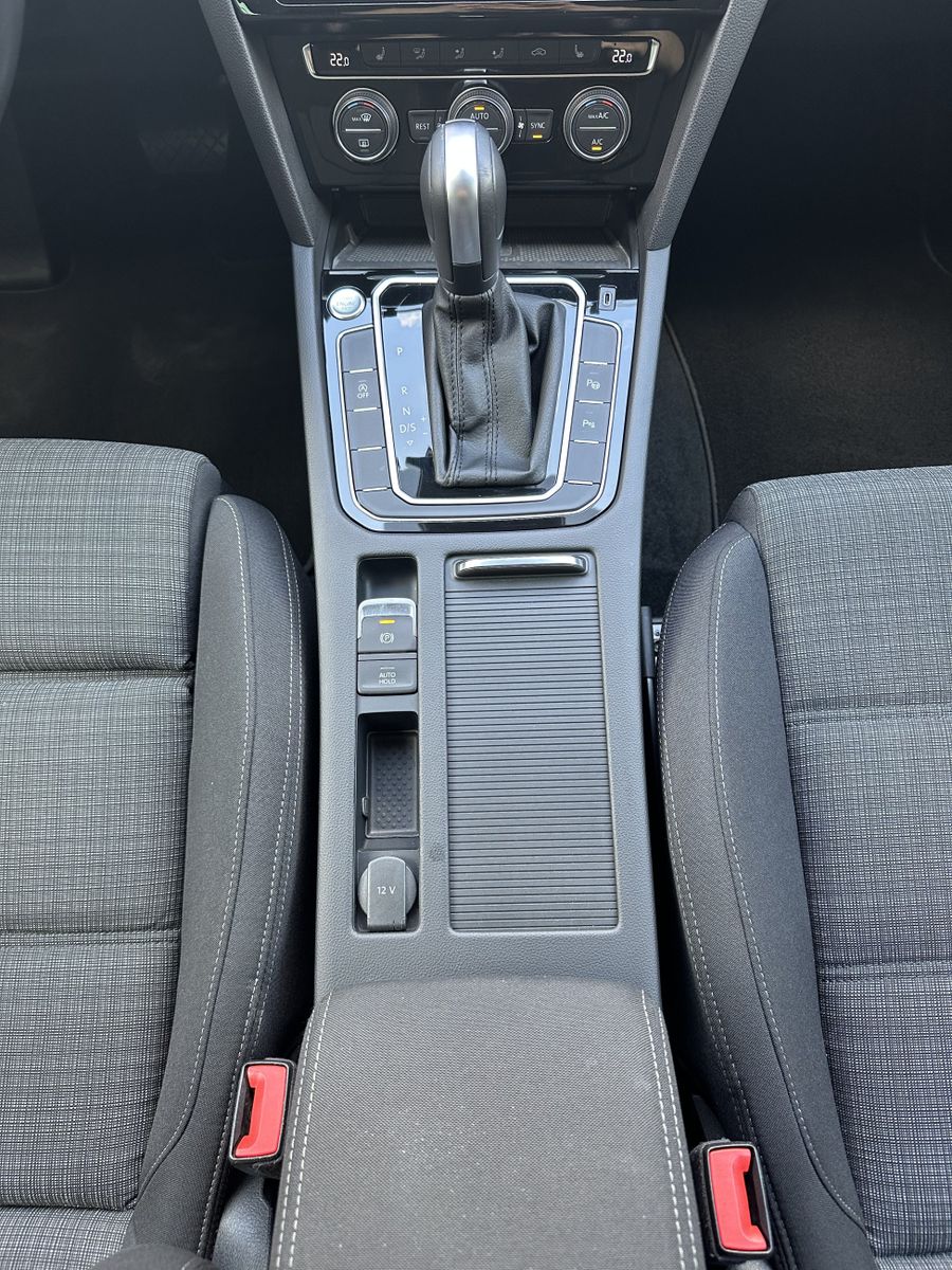 Fahrzeugabbildung Volkswagen Passat Variant 2.0 TSI DSG Business NAV+LED+ACC