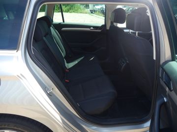 Volkswagen Passat Variant - 9