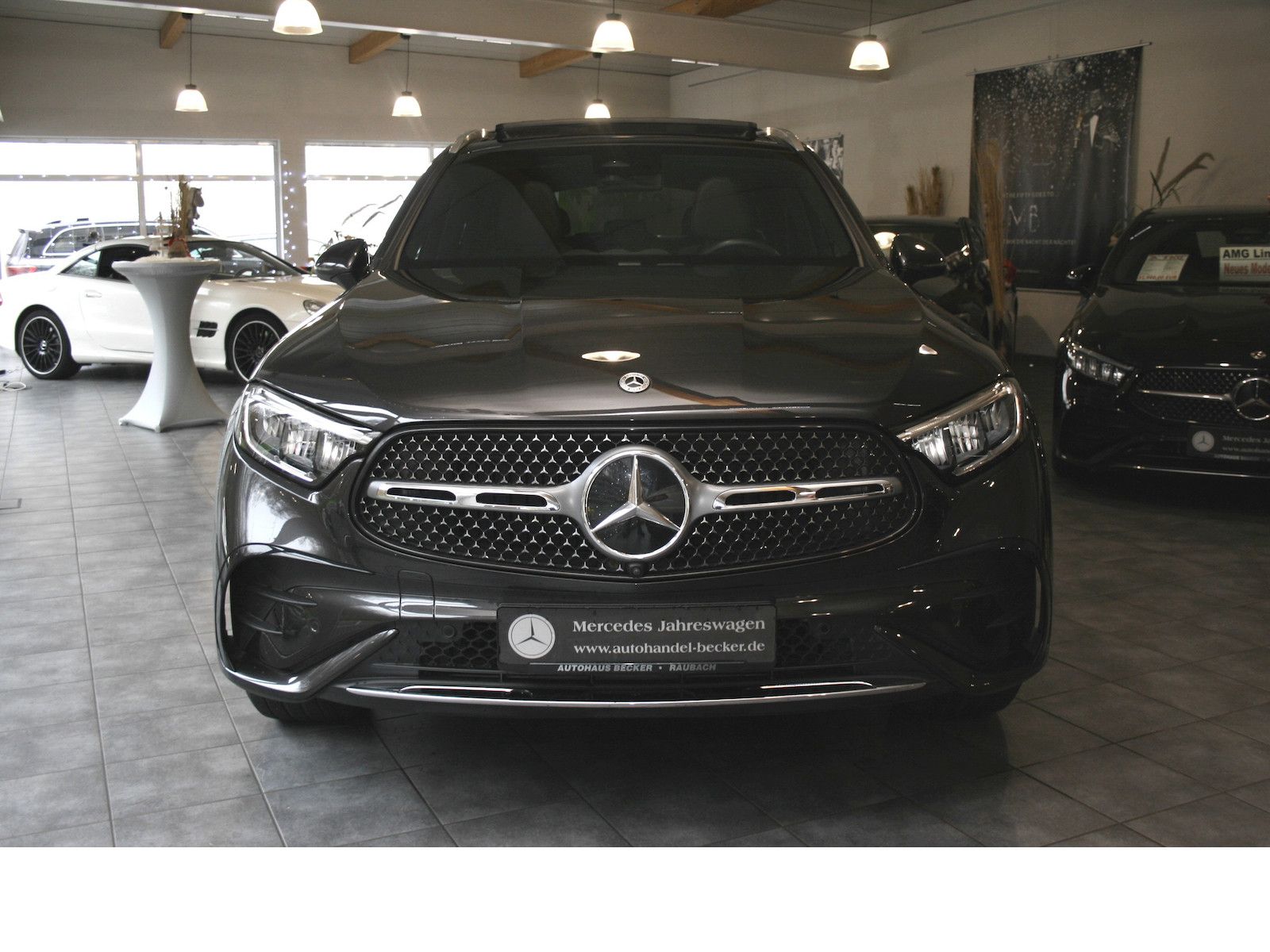 Fahrzeugabbildung Mercedes-Benz GLC 200 4M AMG Line Plus *AHK*Memory*Distronic*