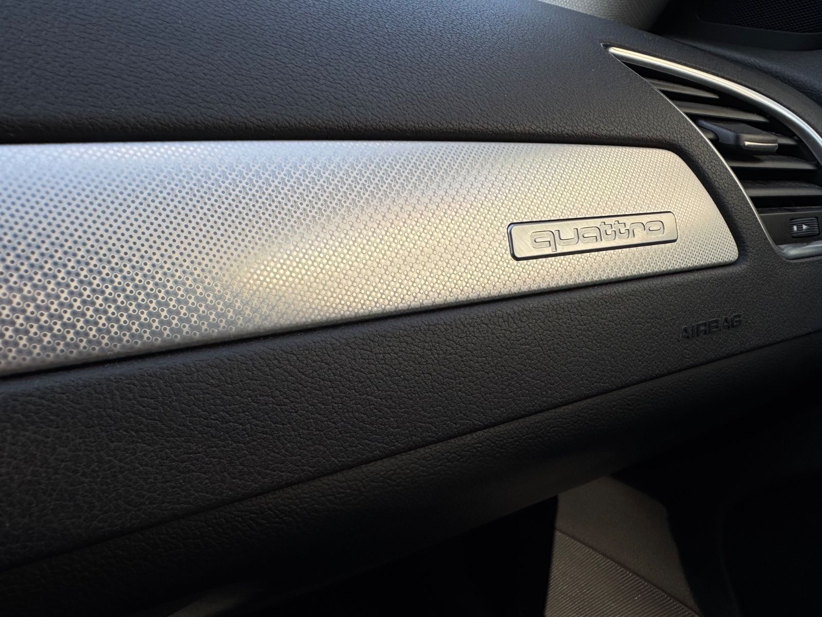 Fahrzeugabbildung Audi A4 Avant Ambition quattro*8Fach Alu*LED*Xenon