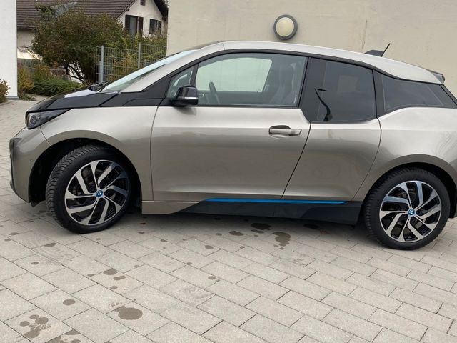 BMW i3 (60 Ah) - Navi Prof,LED,SHZ, ACC,19''; Kamera