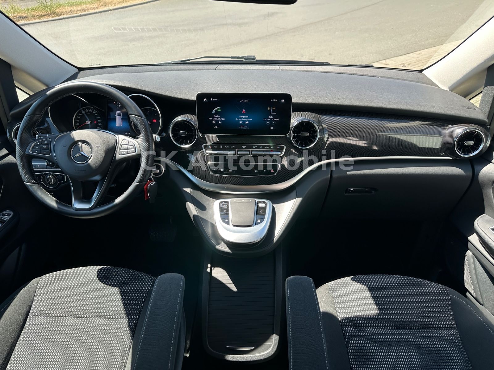 Fahrzeugabbildung Mercedes-Benz V 300d EDITION 4MATIC lang/7 Sitze/Navi/LED/AHK