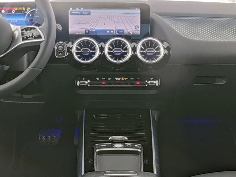 Fahrzeugabbildung Mercedes-Benz GLA 220 d 4M*AHK*Distronic*Totwinkel*360*Easy-Pa