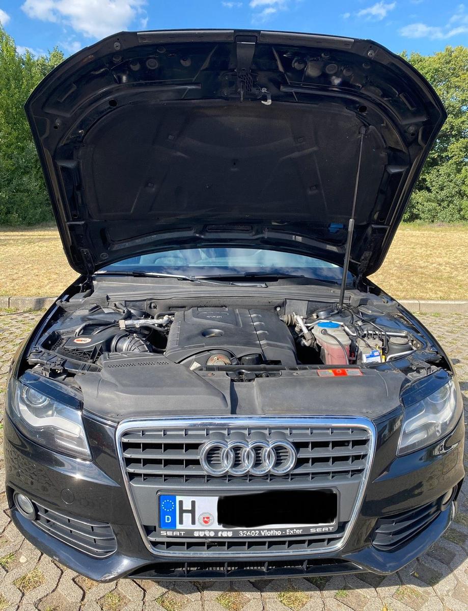 Audi A4 2009 — photo 12