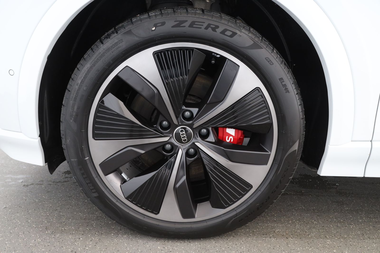 Audi SQ6 e-tron - Bild 8