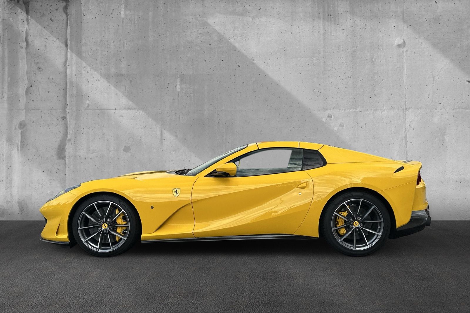 Fahrzeugabbildung Ferrari 812 GTS*Full Carbon*Lift*Painted Stripes*JBL