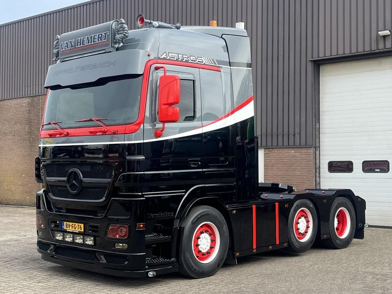 Mercedes-Benz Actros 2551 V8 / 6x2 / Showtruck / Custom made 2