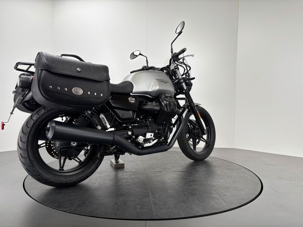 Fahrzeugabbildung Moto Guzzi V7 IV STONE *LEDERTASCHEN *NEUWERTIG
