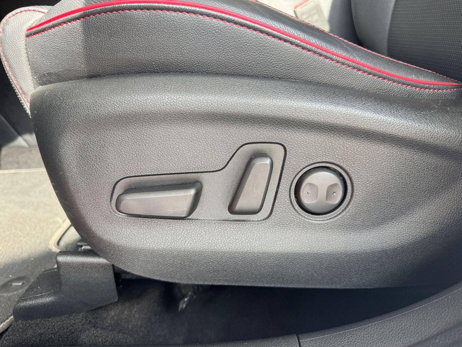 Fahrzeugabbildung Kia Sportage GT-Line 4WD PANO 360° LED NAVI